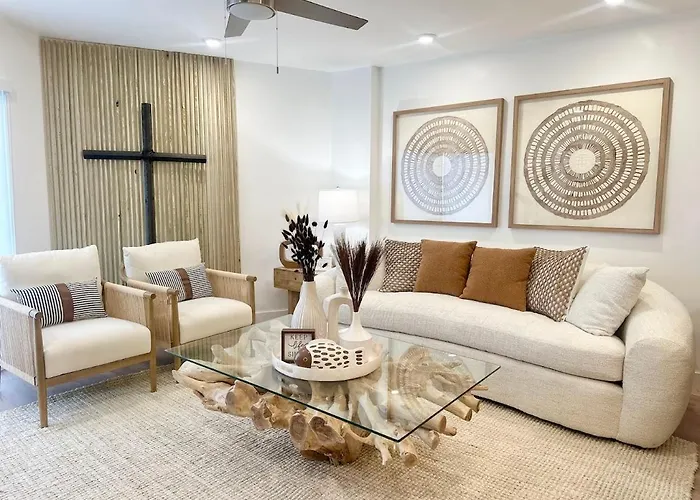 Seaside Serenity, Brand New 2 Bed 2 Bath Pool Beach Area, Tennis Pickleball 2024 Remodel