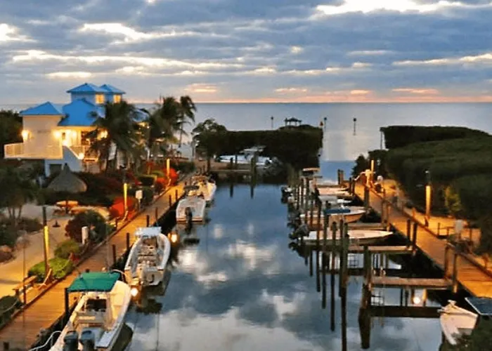 Seaside Serenity, Brand New 2 Bed 2 Bath Pool Beach Area, Tennis Pickleball 2024 Remodel