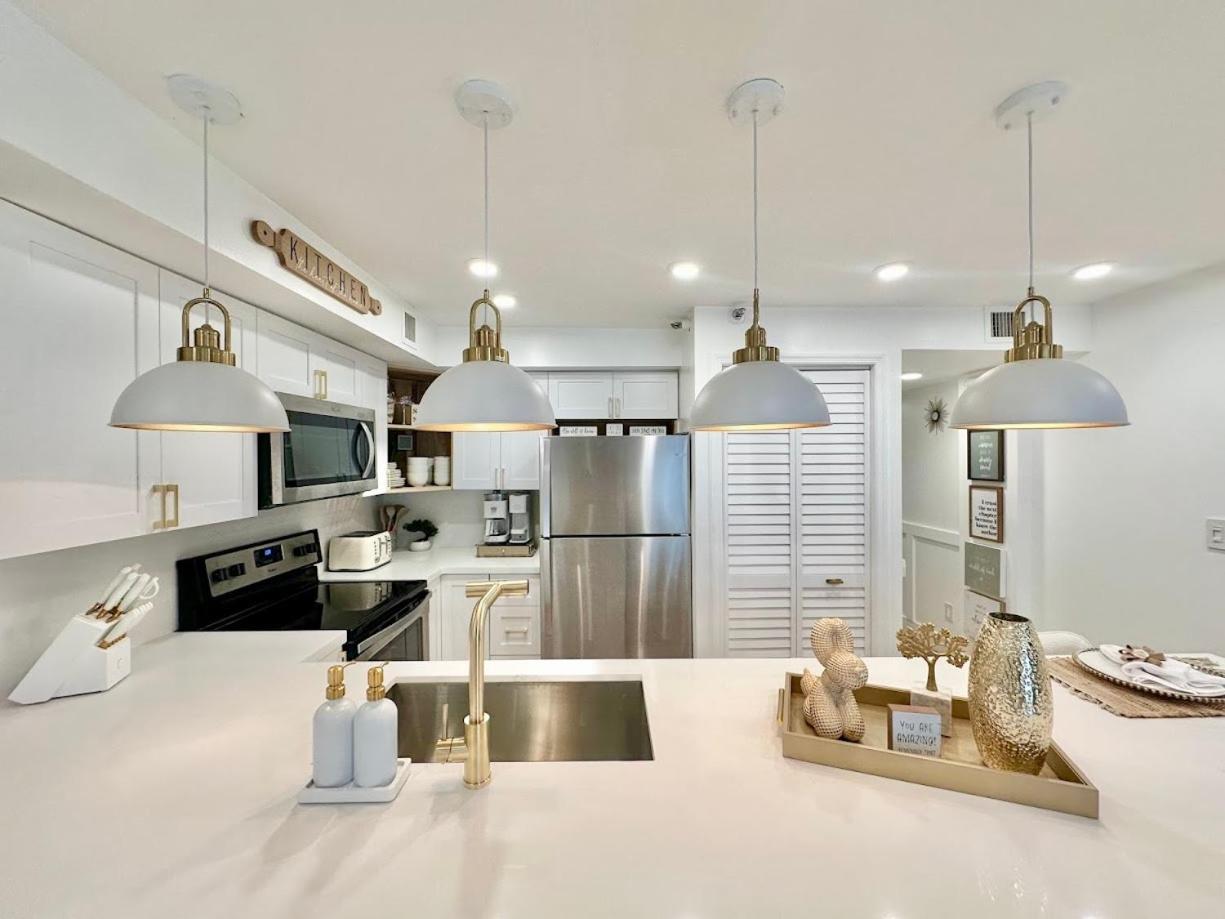 Apartamento Seaside Serenity, Brand New 2 Bed 2 Bath Pool Area, Tennis Pickleball 2024 Remodel Tavernier